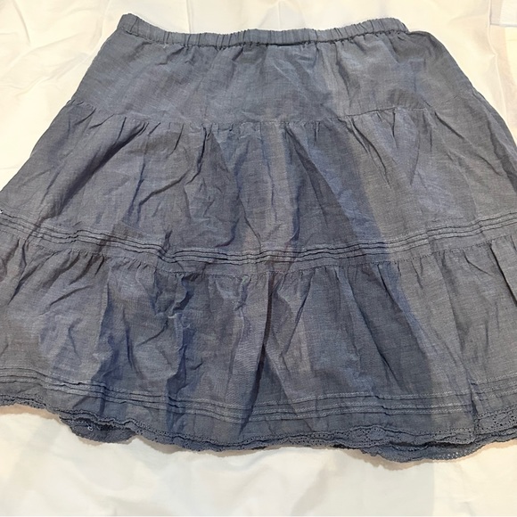 A cute blue frilly skirt - Picture 4 of 7